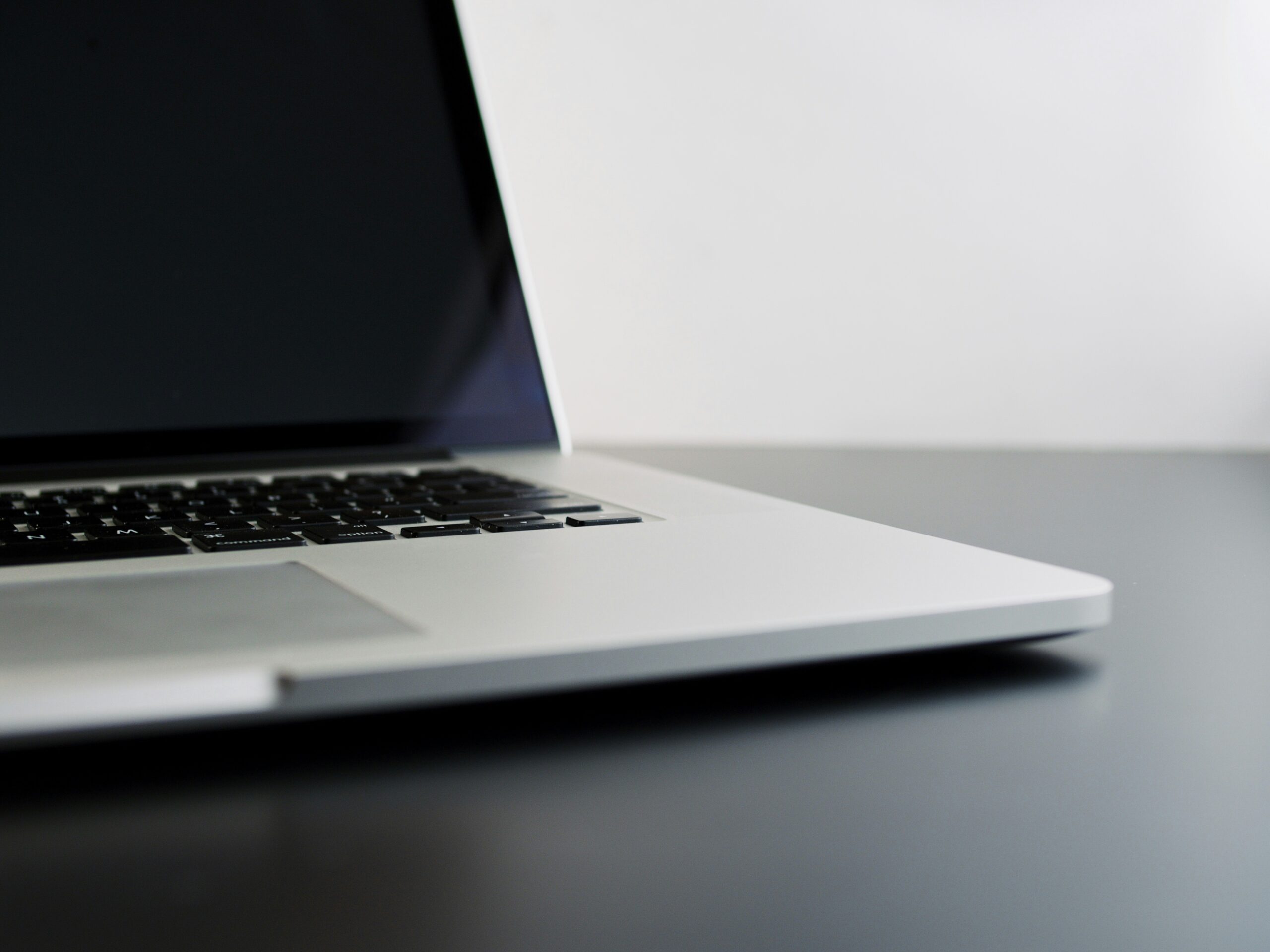 You are currently viewing 8 Considerations Before Buying Used Technology